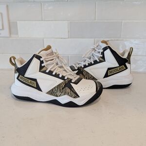 Moolah Girls Basketball Shoes Size 6.5